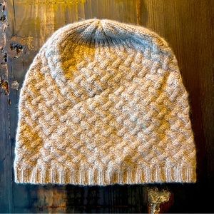 Cashmere beanie hat